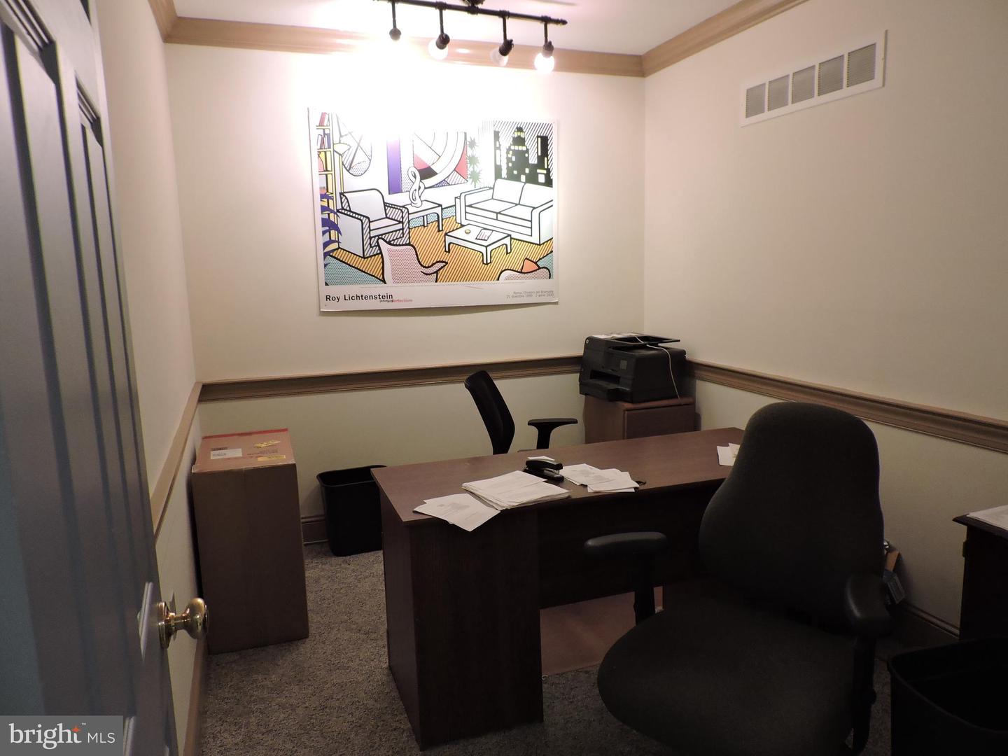 301 S Main St #w2 Property Photo 7