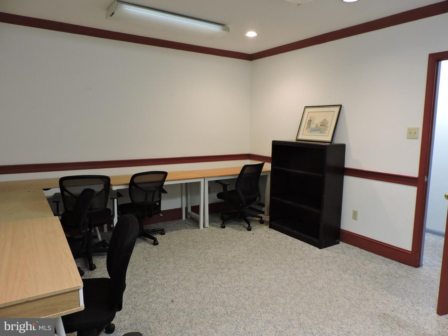 301 S Main St #w2 Property Photo 12