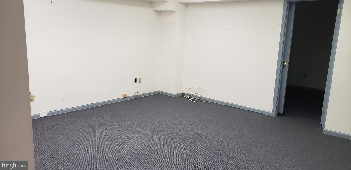 301 S Main St #w2 Property Photo 14