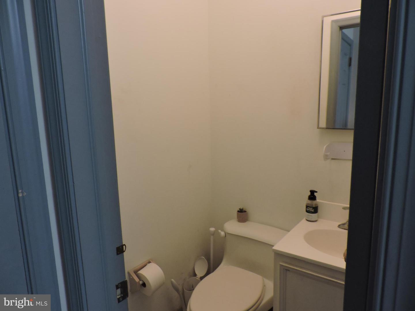 301 S Main St #w2 Property Photo 15