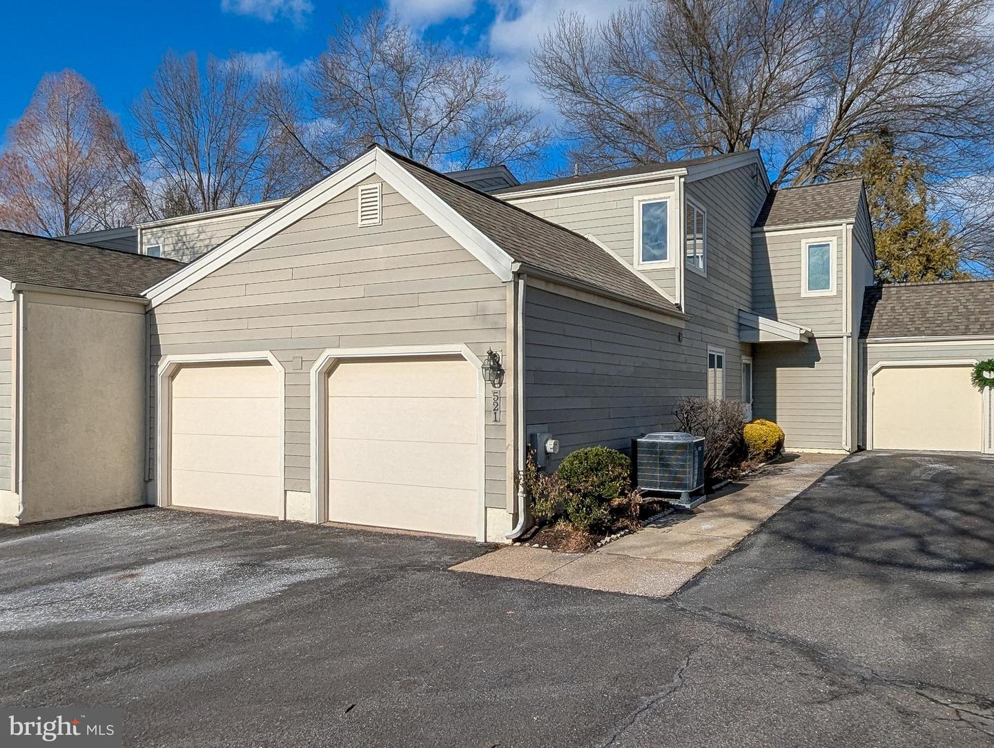521 PORTSMOUTH CT Property Photo 1