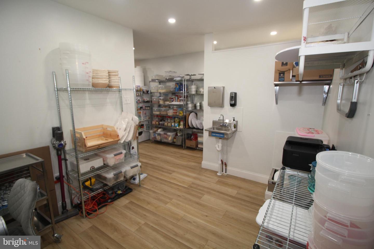 1806 Brownsville Rd Property Photo 13