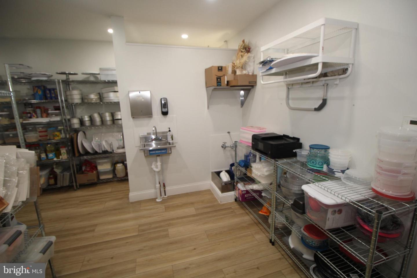 1806 Brownsville Rd Property Photo 17
