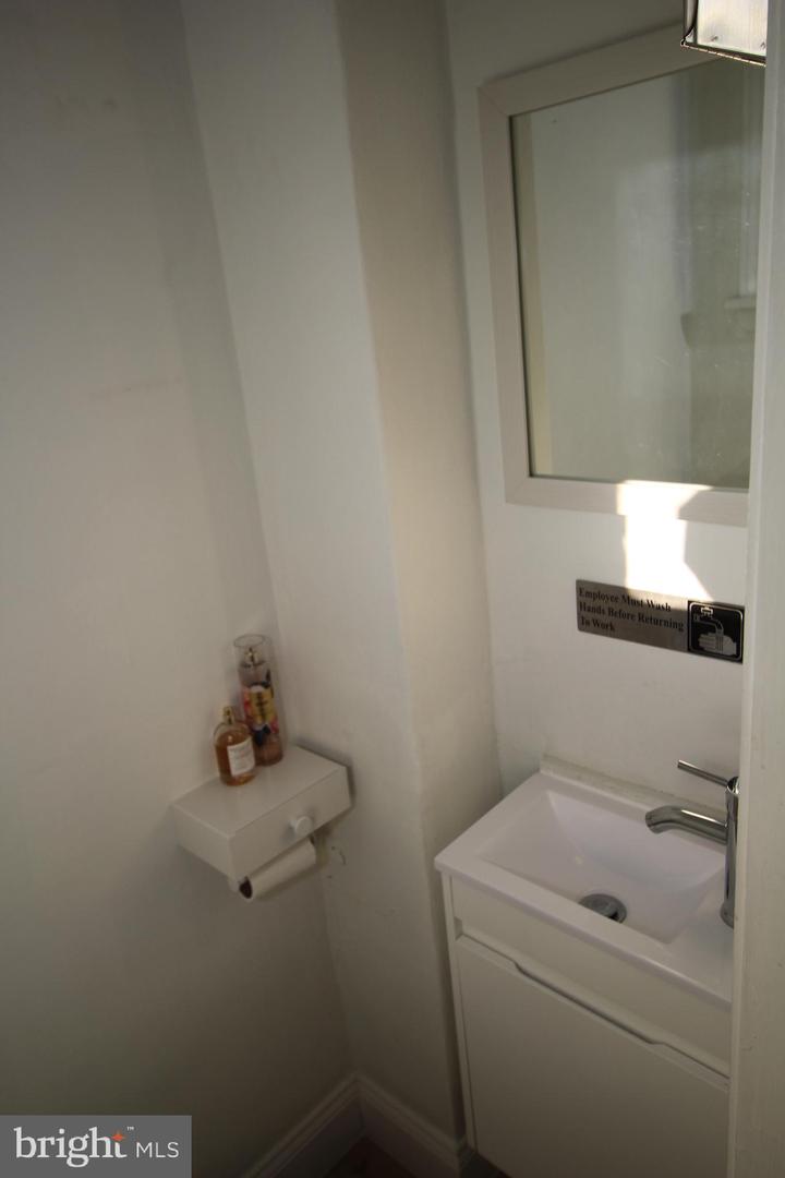 1806 Brownsville Rd Property Photo 31