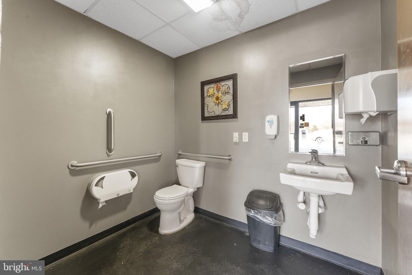 1850 Route 663 (john Fries Highway) Property Photo 16