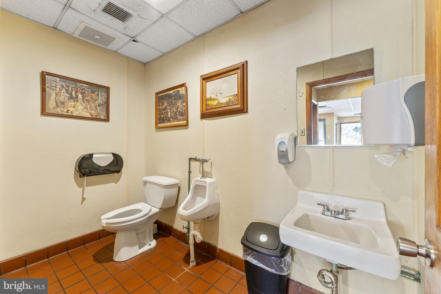 1850 Route 663 (john Fries Highway) Property Photo 25