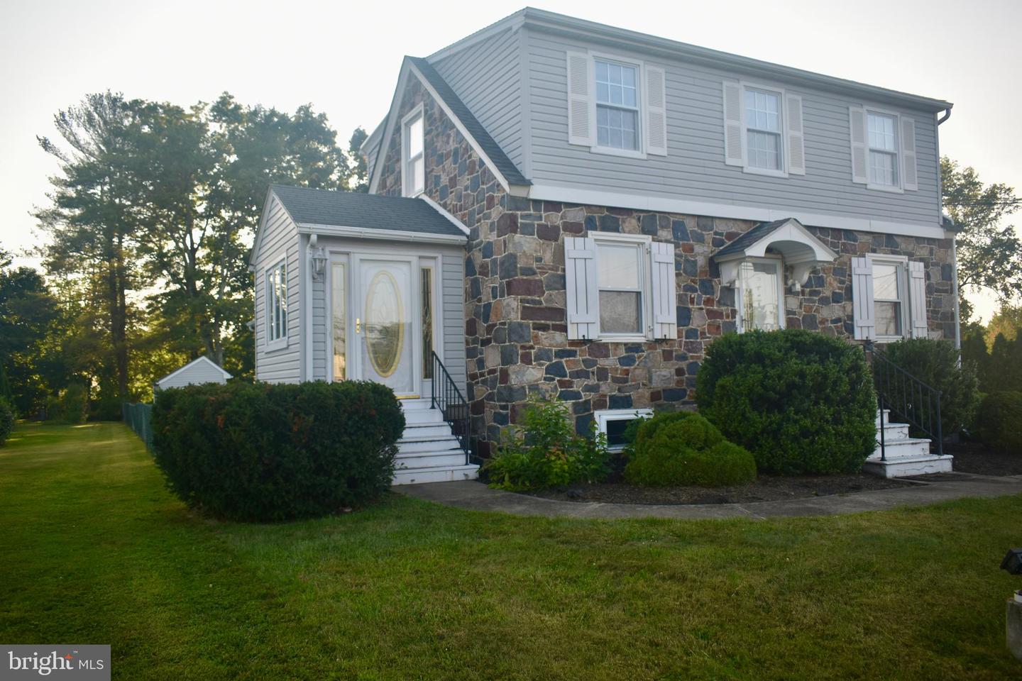 940 S West End Blvd Property Photo 3