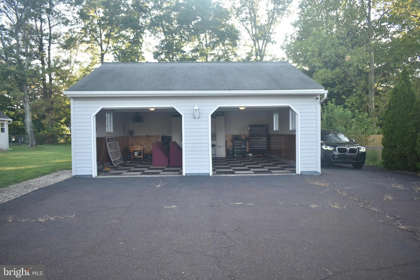 940 S West End Blvd Property Photo 10