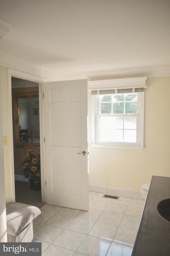 940 S West End Blvd Property Photo 24