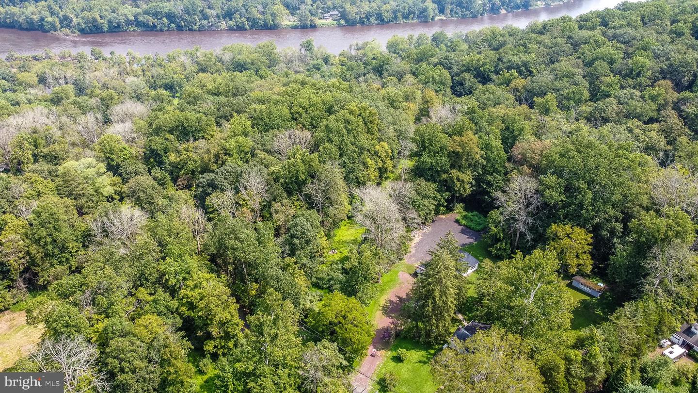 7340 Ferry Rd Property Photo