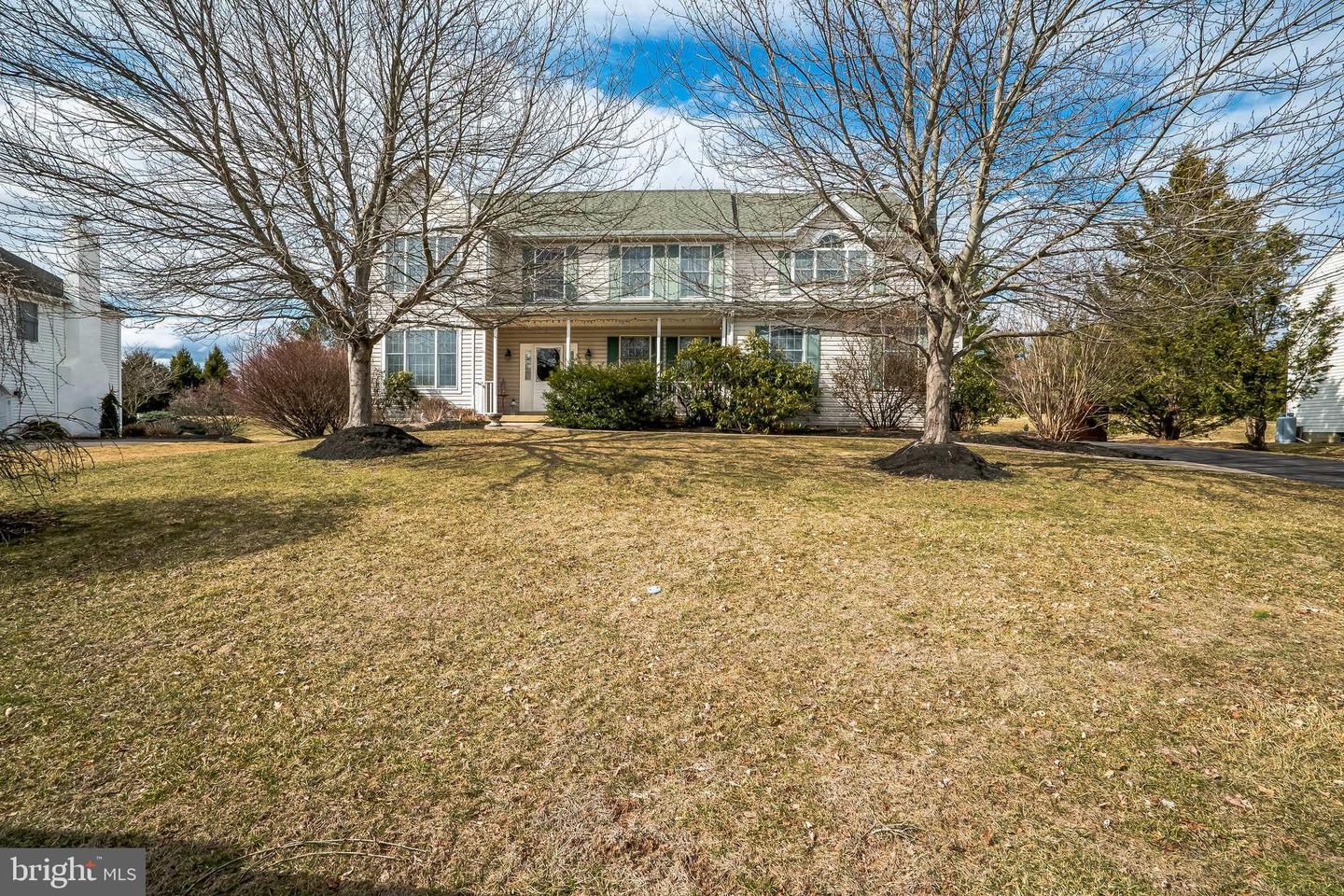 5489 Grandview Ln Property Photo