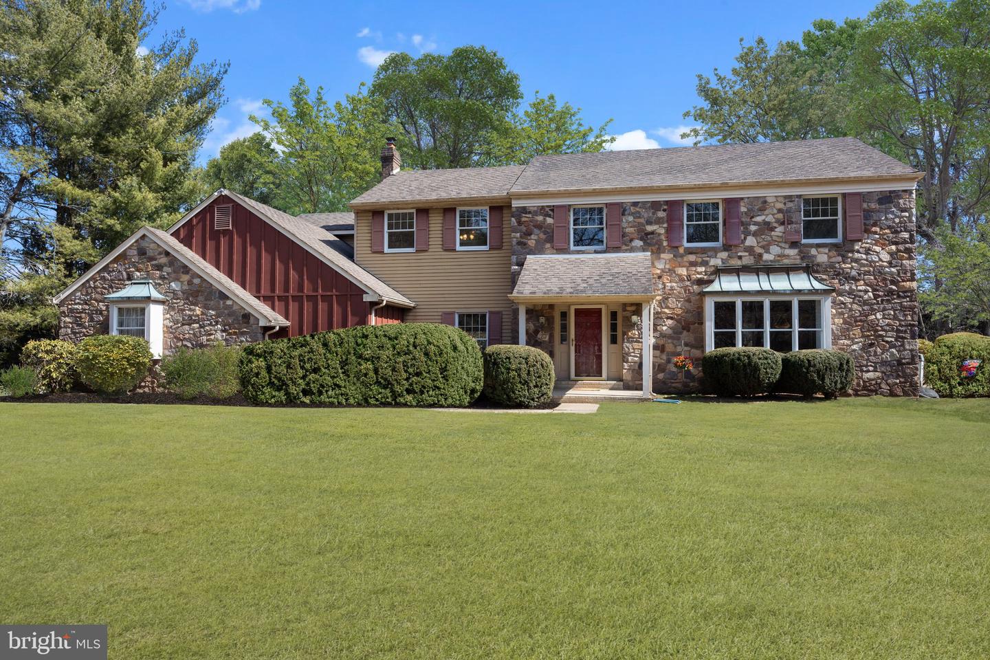 1044 Buck Creek Cir Property Photo 1