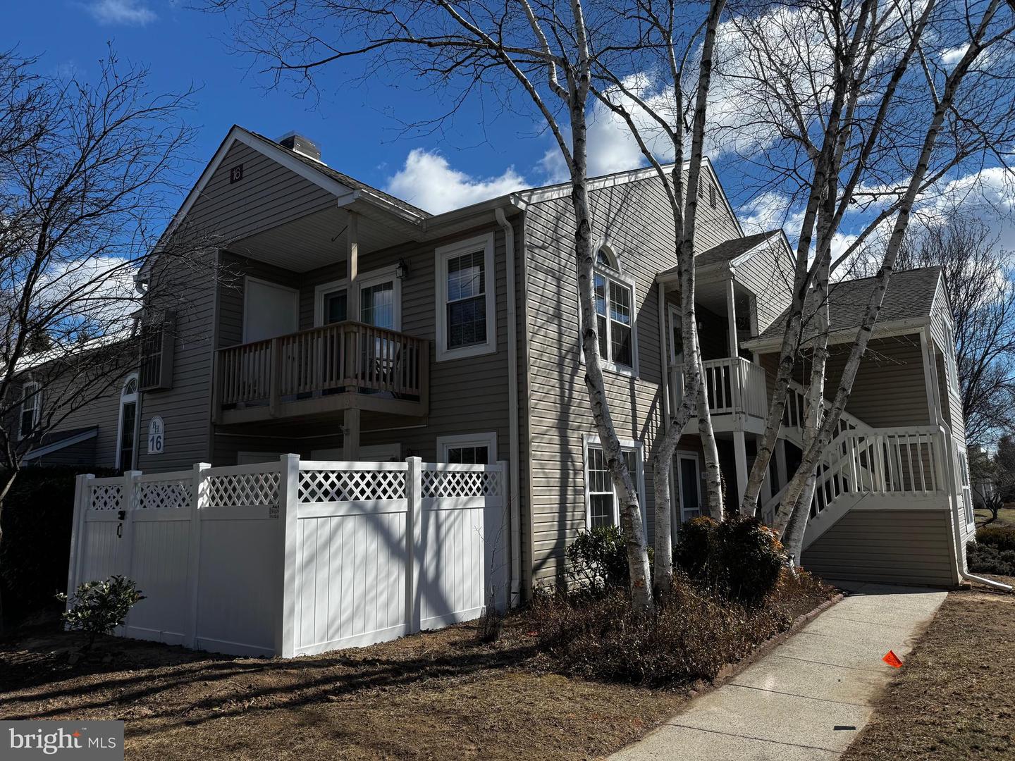 1608 Beacon Hill Dr Property Photo
