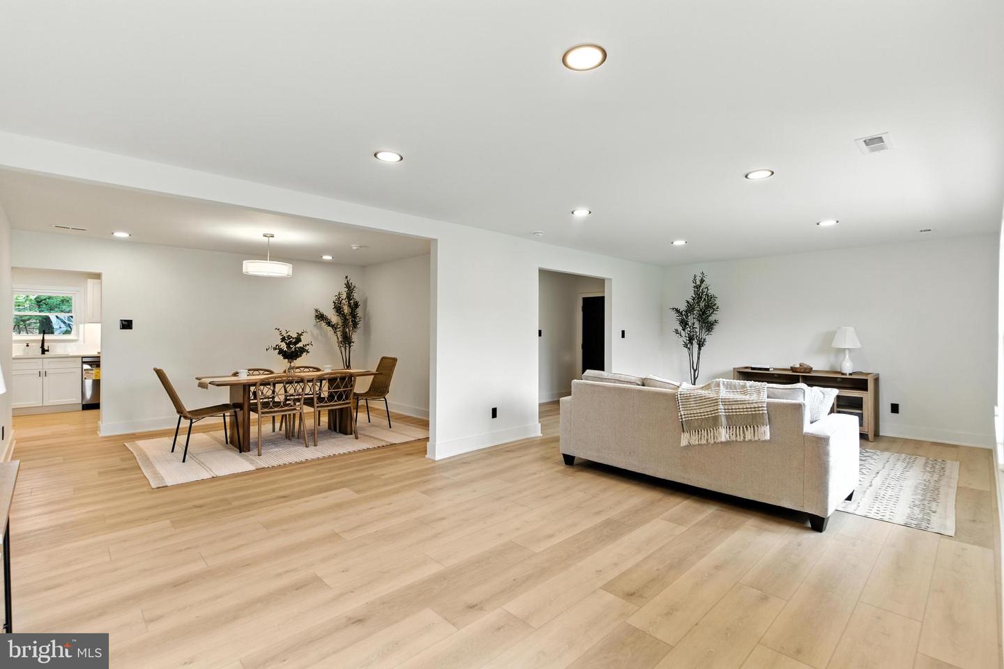 2611 Linconia Ave Property Photo 3