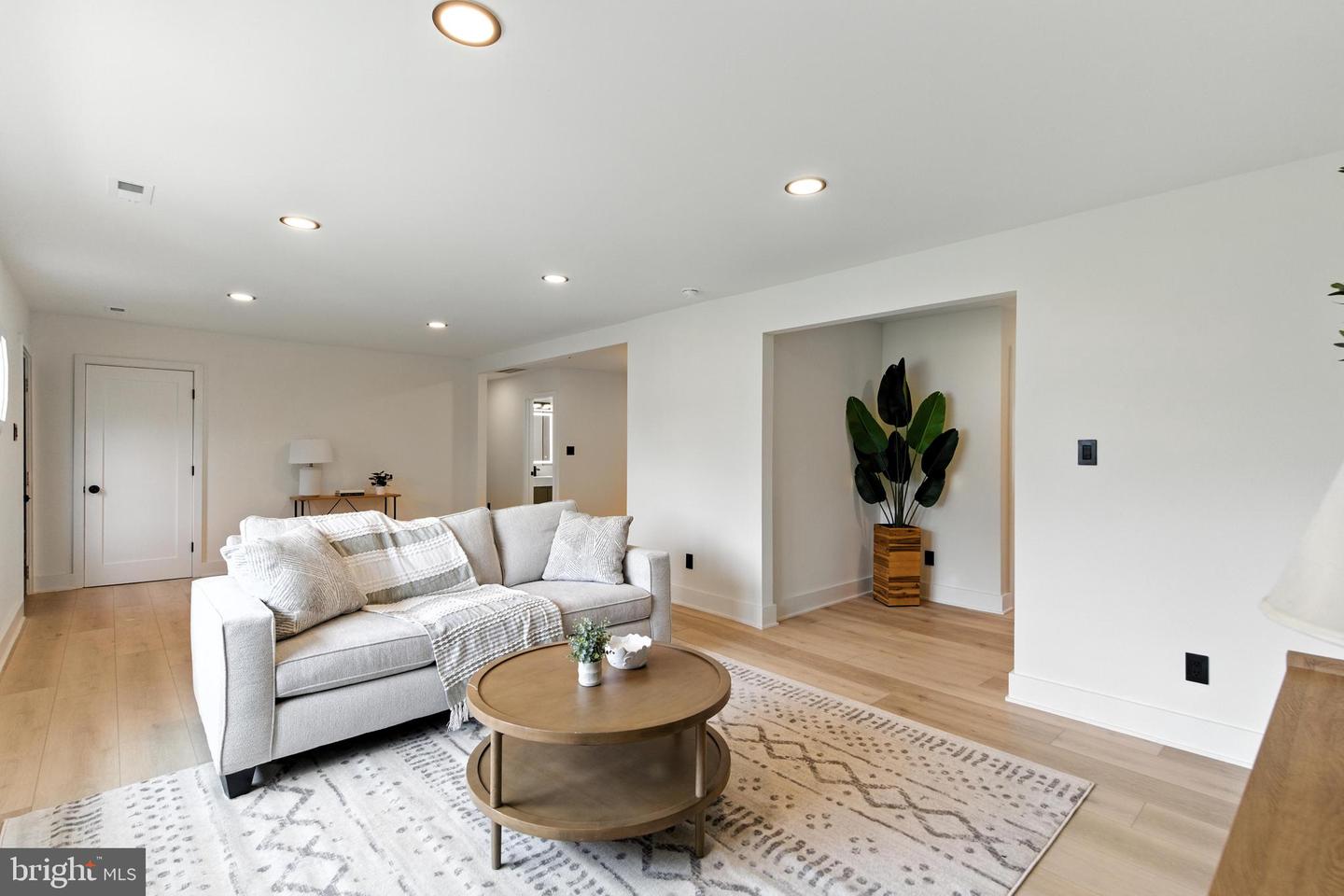 2611 Linconia Ave Property Photo 5