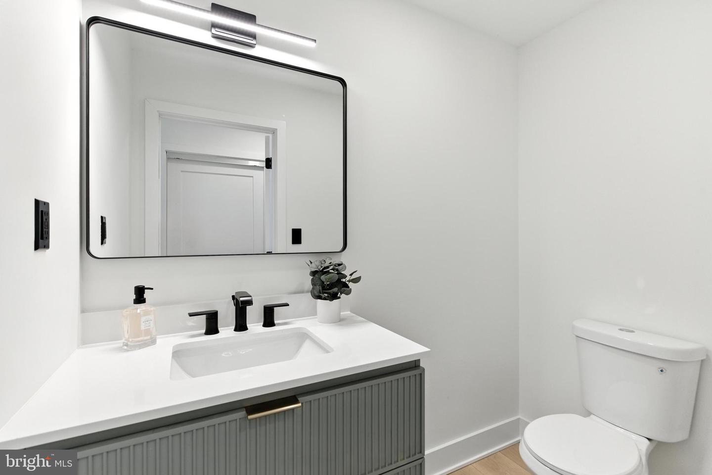 2611 Linconia Ave Property Photo 21