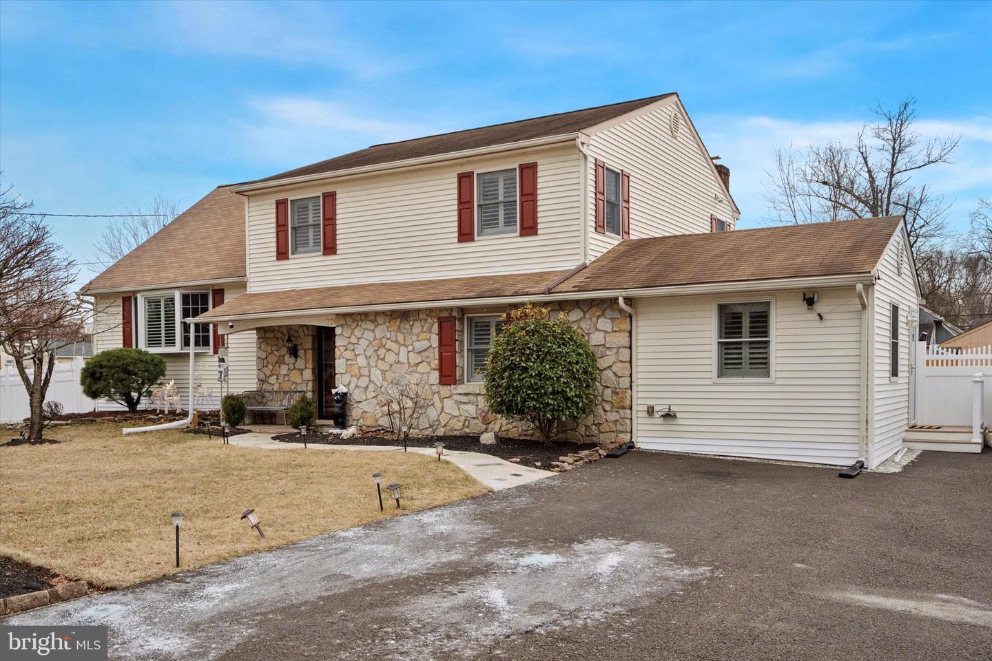 720 Clay Ave Property Photo