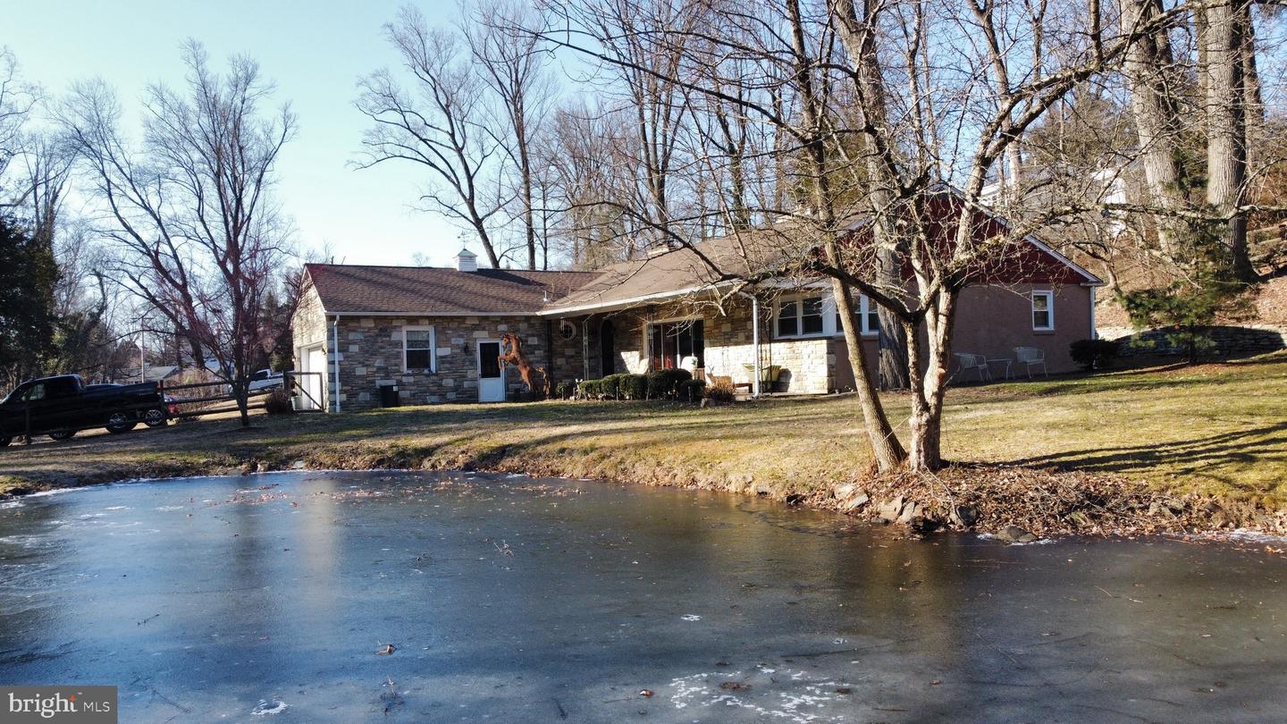 60 Winding Ln Property Photo