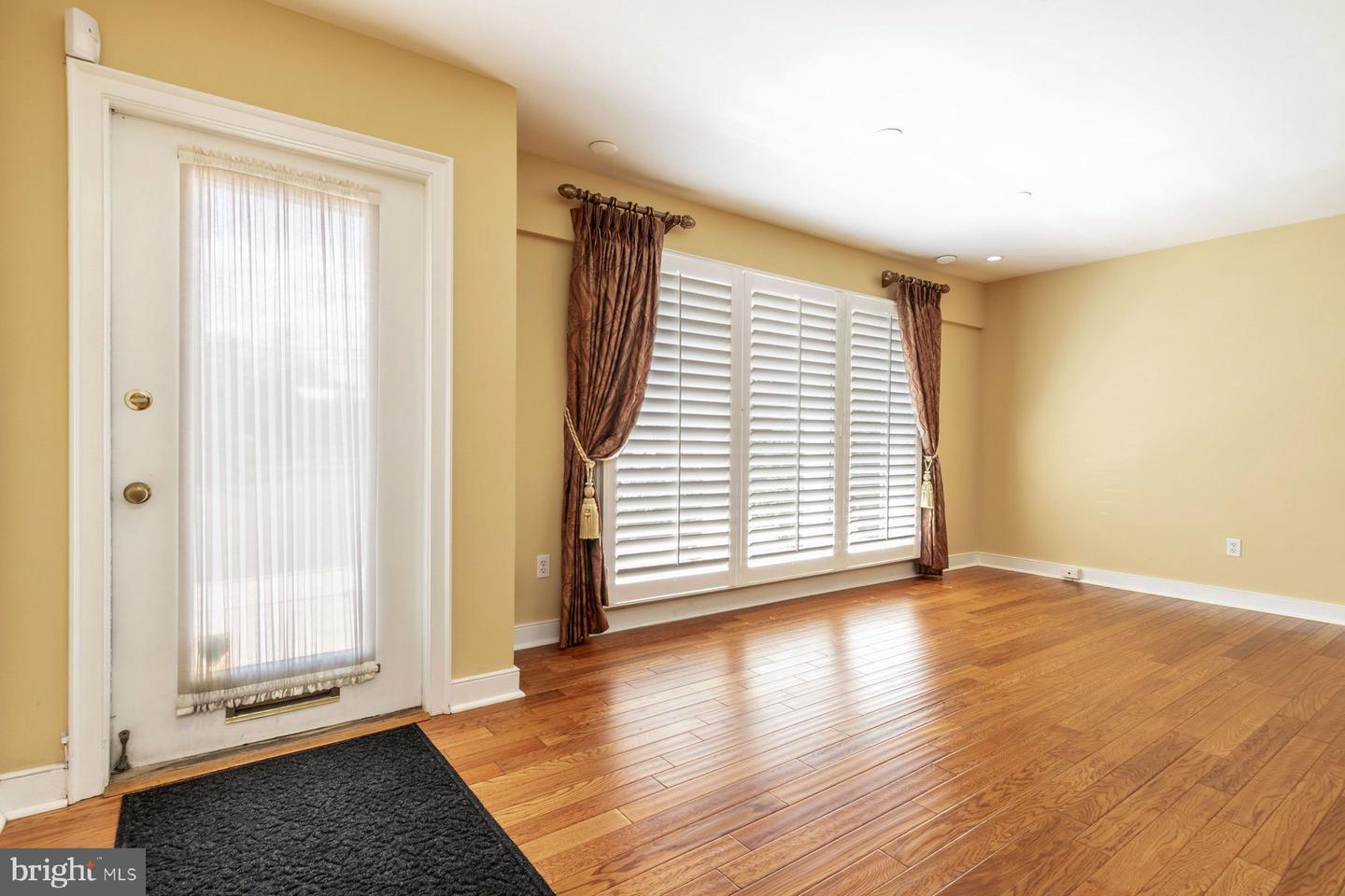 362 W Bridge St Property Photo 5