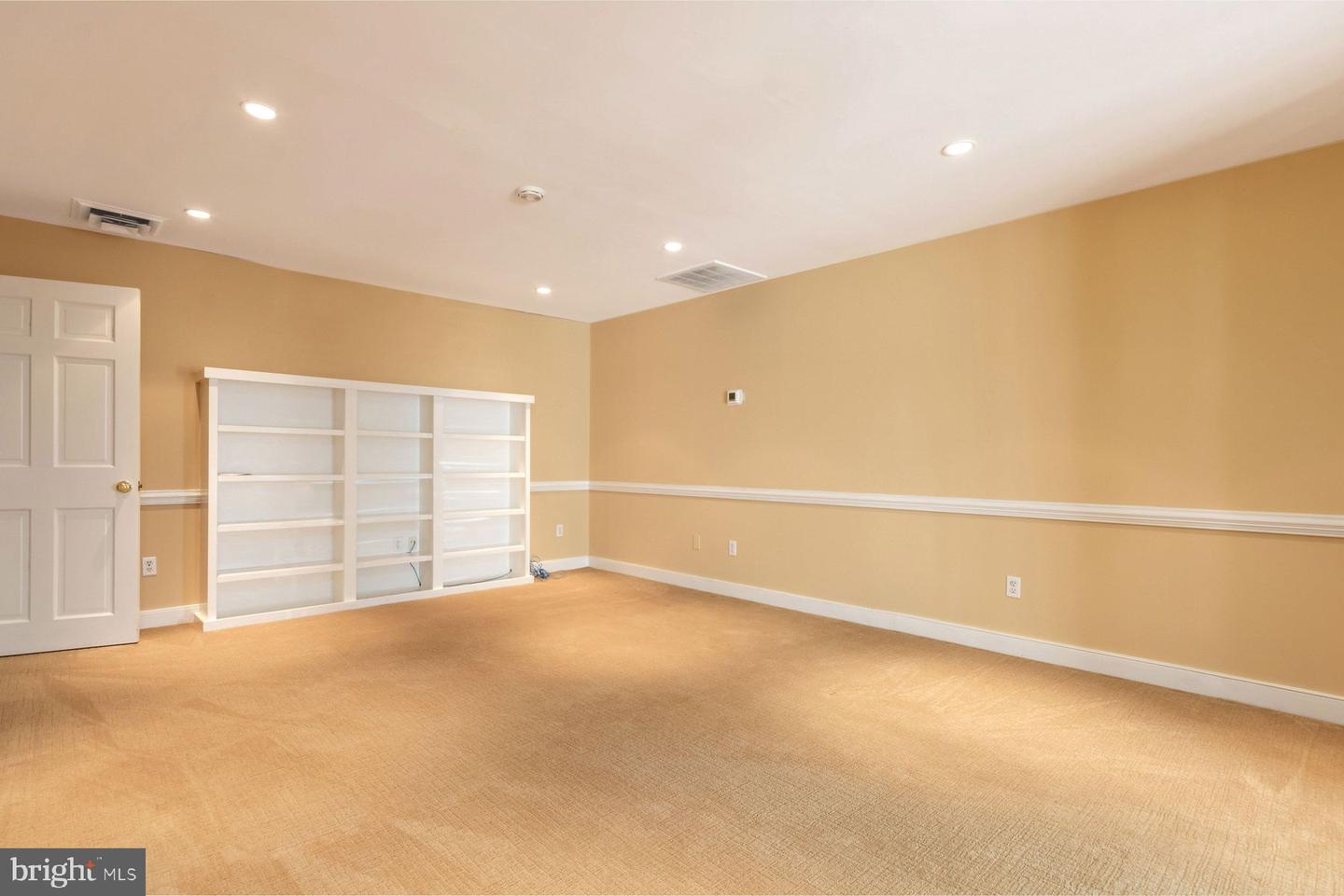 362 W Bridge St Property Photo 11