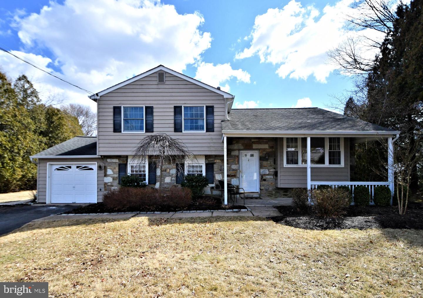 48 Valley View Rd Property Photo