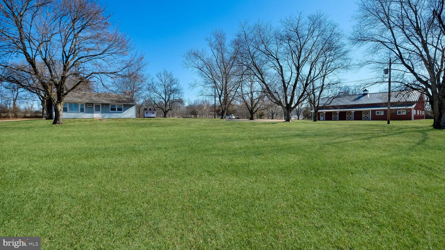 1732 Creek Rd Property Photo 1
