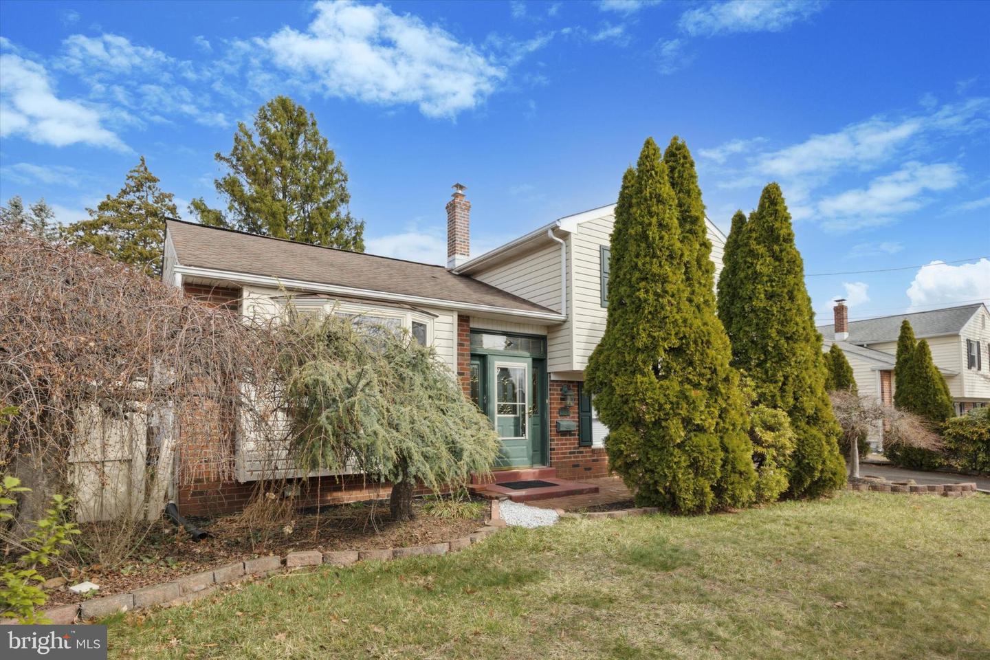 989 Jeffrey Ln Property Photo