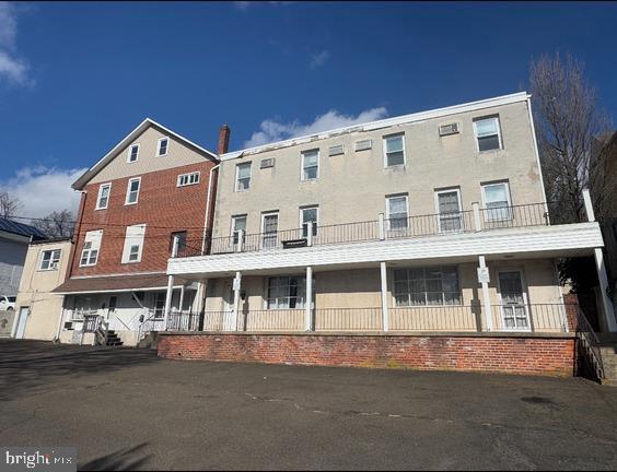 100 Green St Property Photo 8