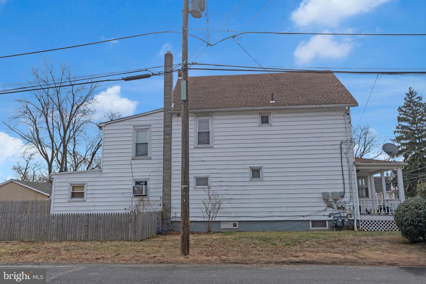201 Robertson Ave Property Photo 4