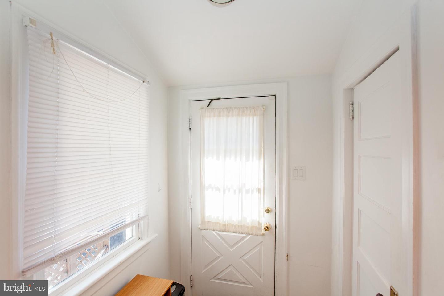 248 W State St Property Photo 30