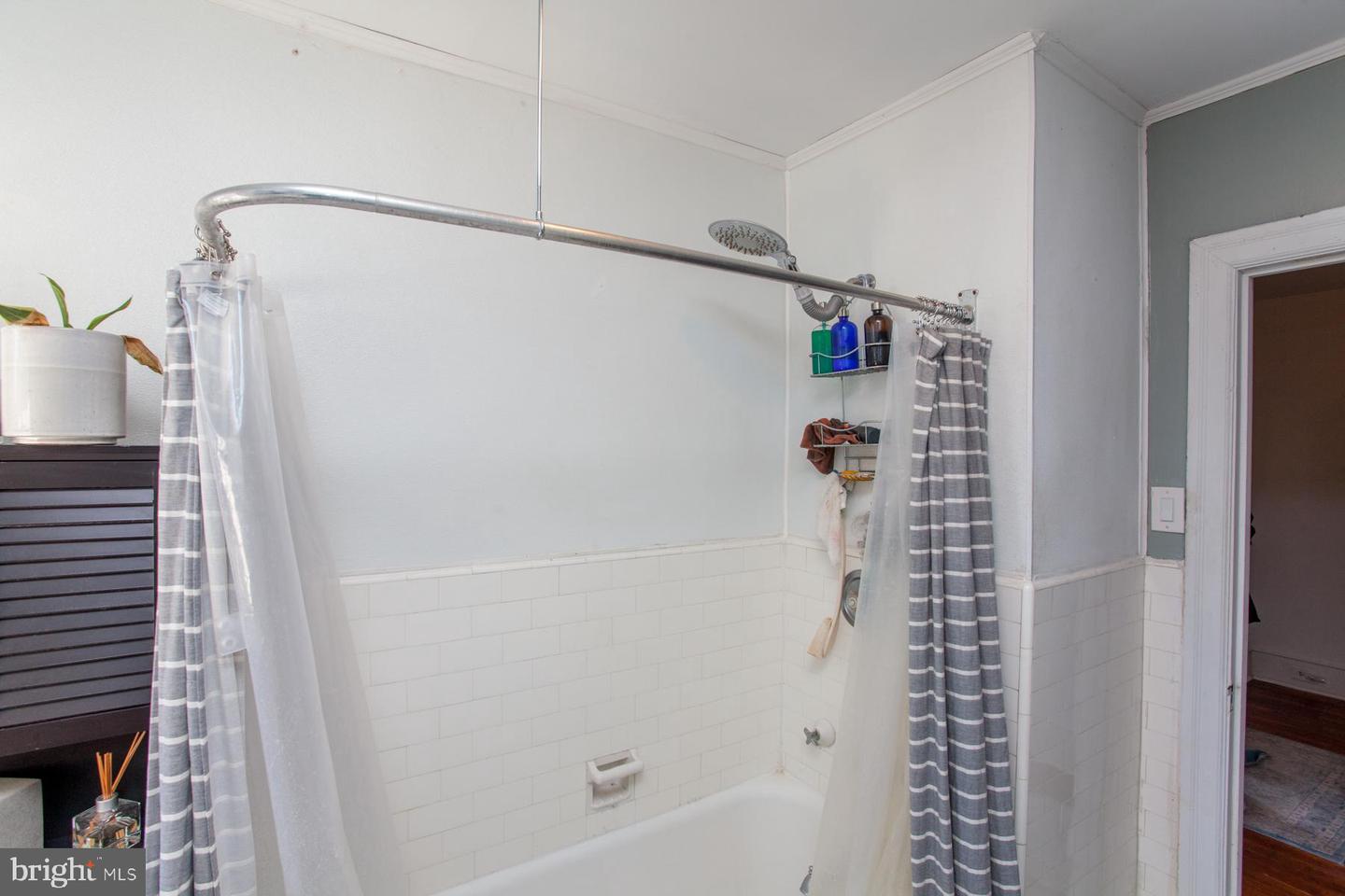 248 W State St Property Photo 55