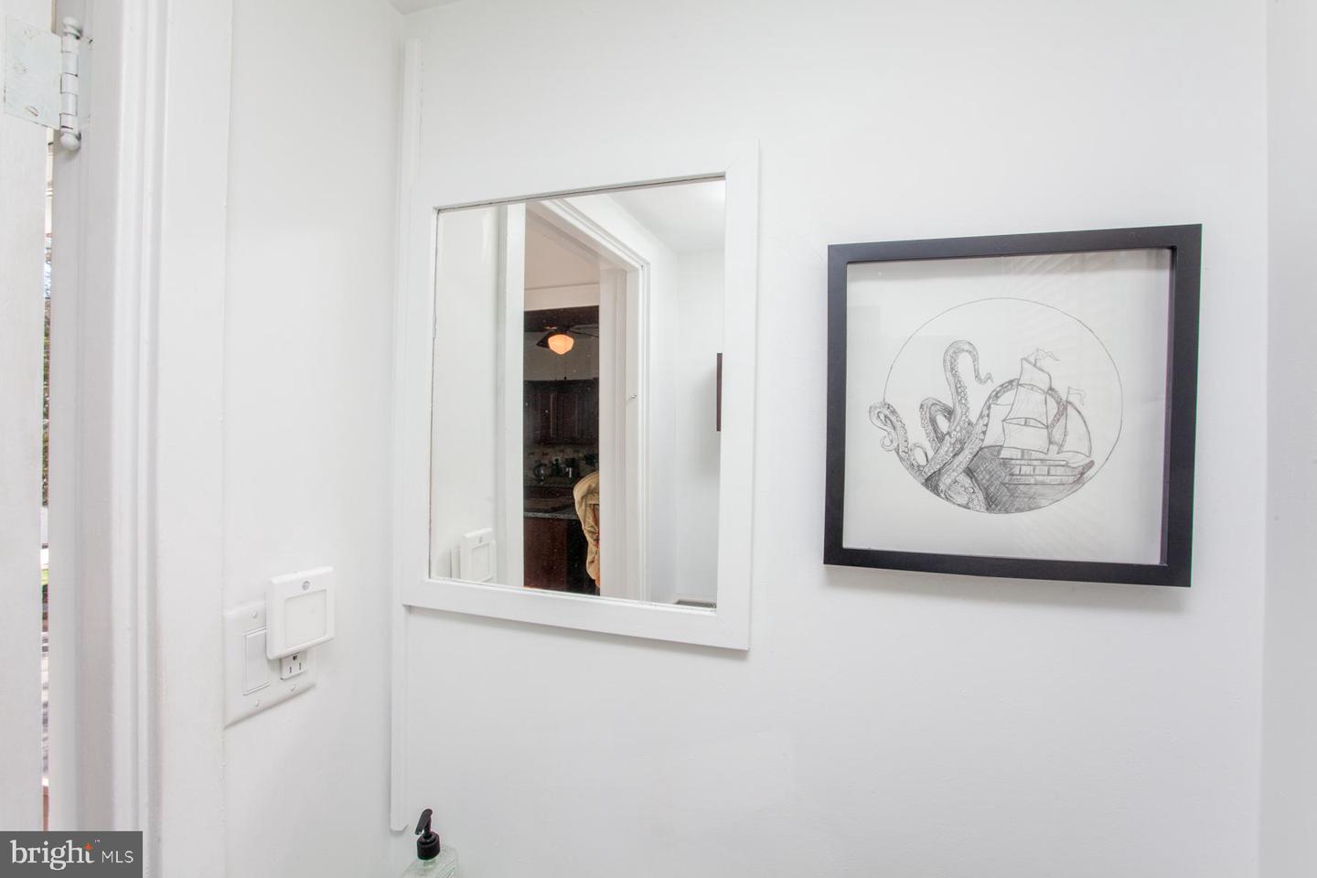 248 W State St Property Photo 58