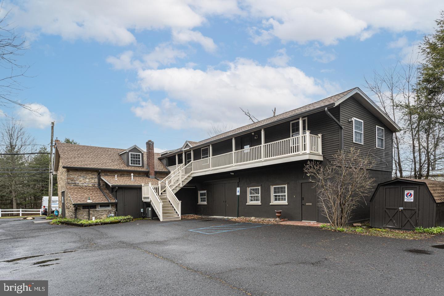 2389 Forest Grove Rd Property Photo 1