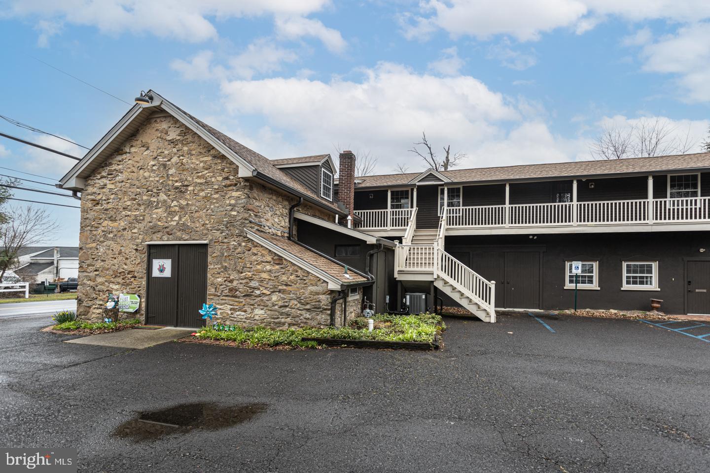 2389 Forest Grove Rd Property Photo 8