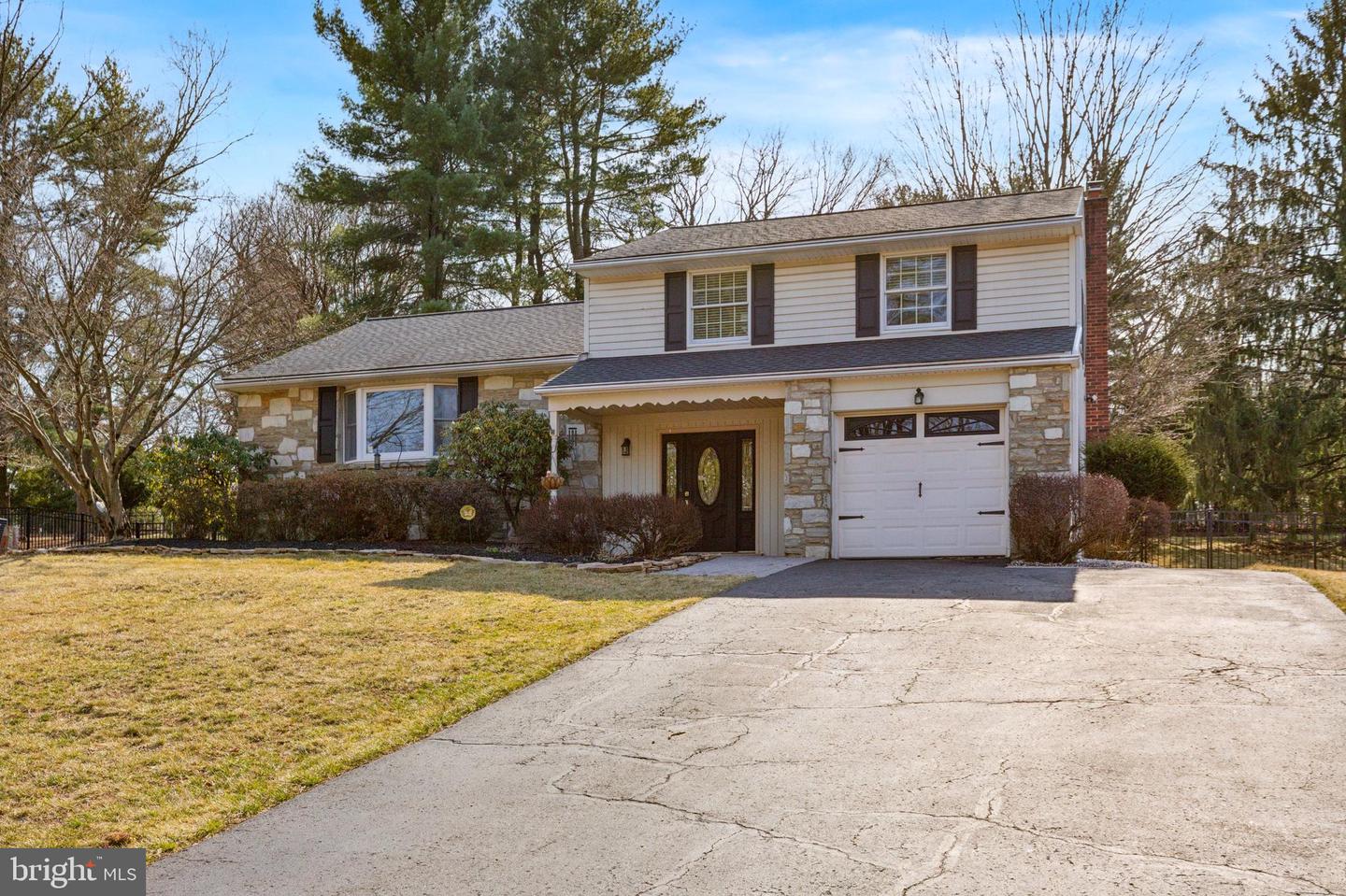 152 Buttonwood Property Photo