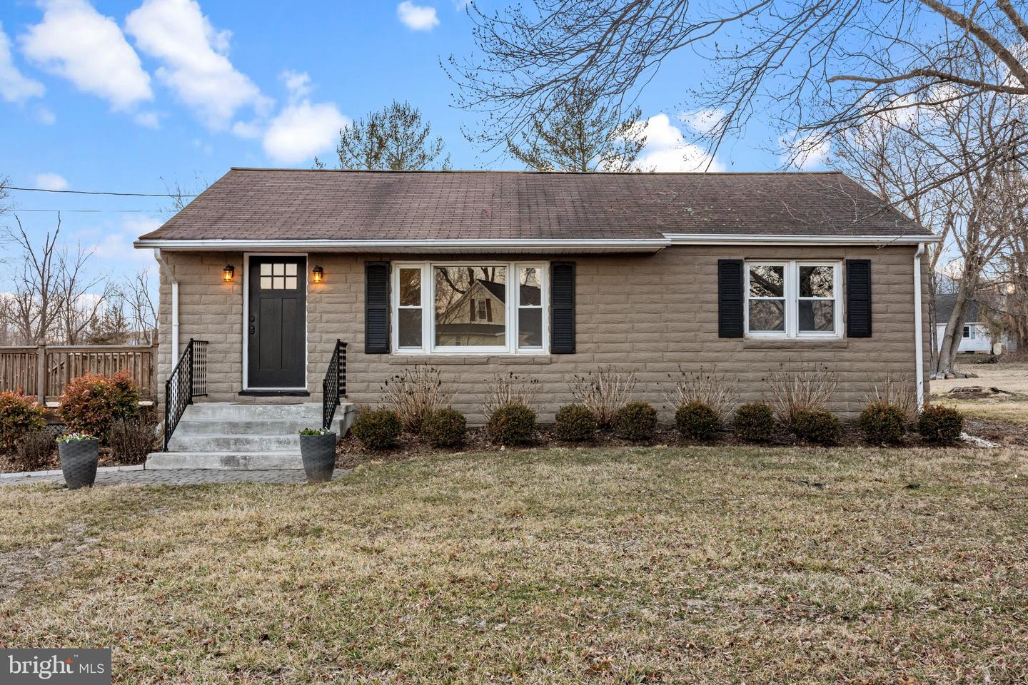 2080 Willow Ln Property Photo