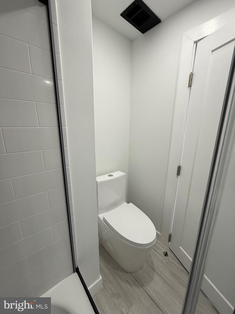 614 E Broad St Property Photo 50