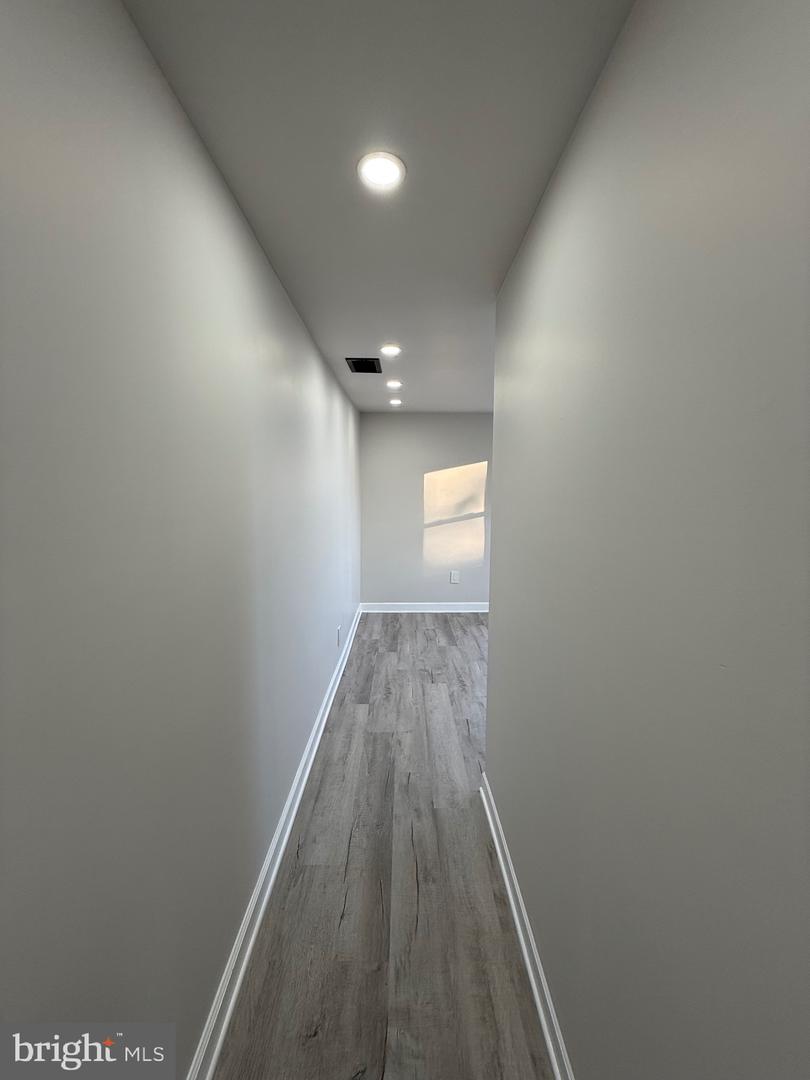 614 E Broad St Property Photo 52