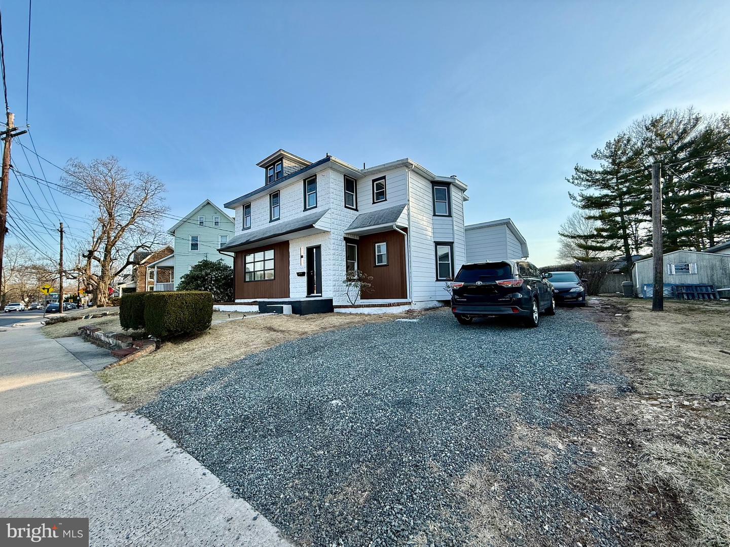 614 E Broad St Property Photo 61