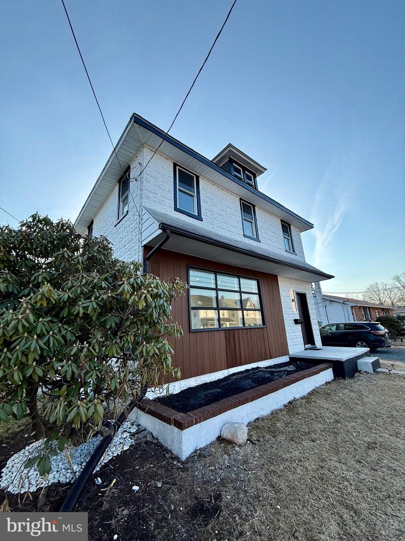 614 E Broad St Property Photo 64