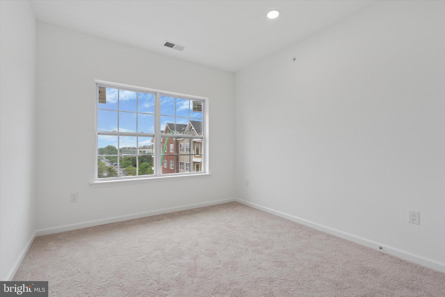 16241 River View Dr Property Photo 33