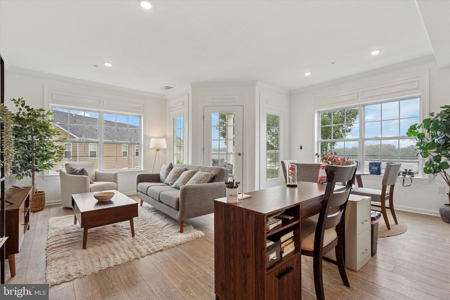 16434 River View Dr Property Photo 2