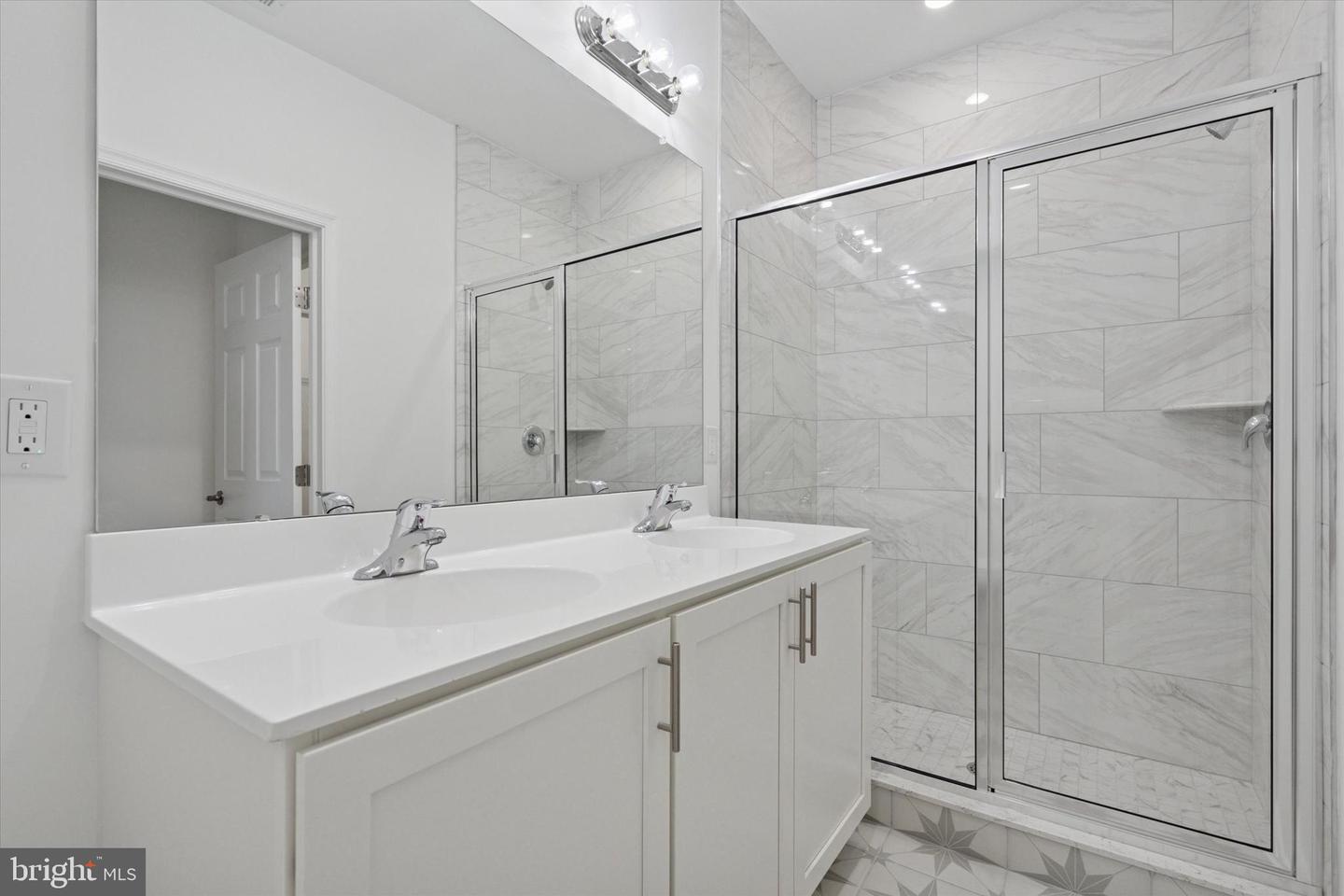 16434 River View Dr Property Photo 26