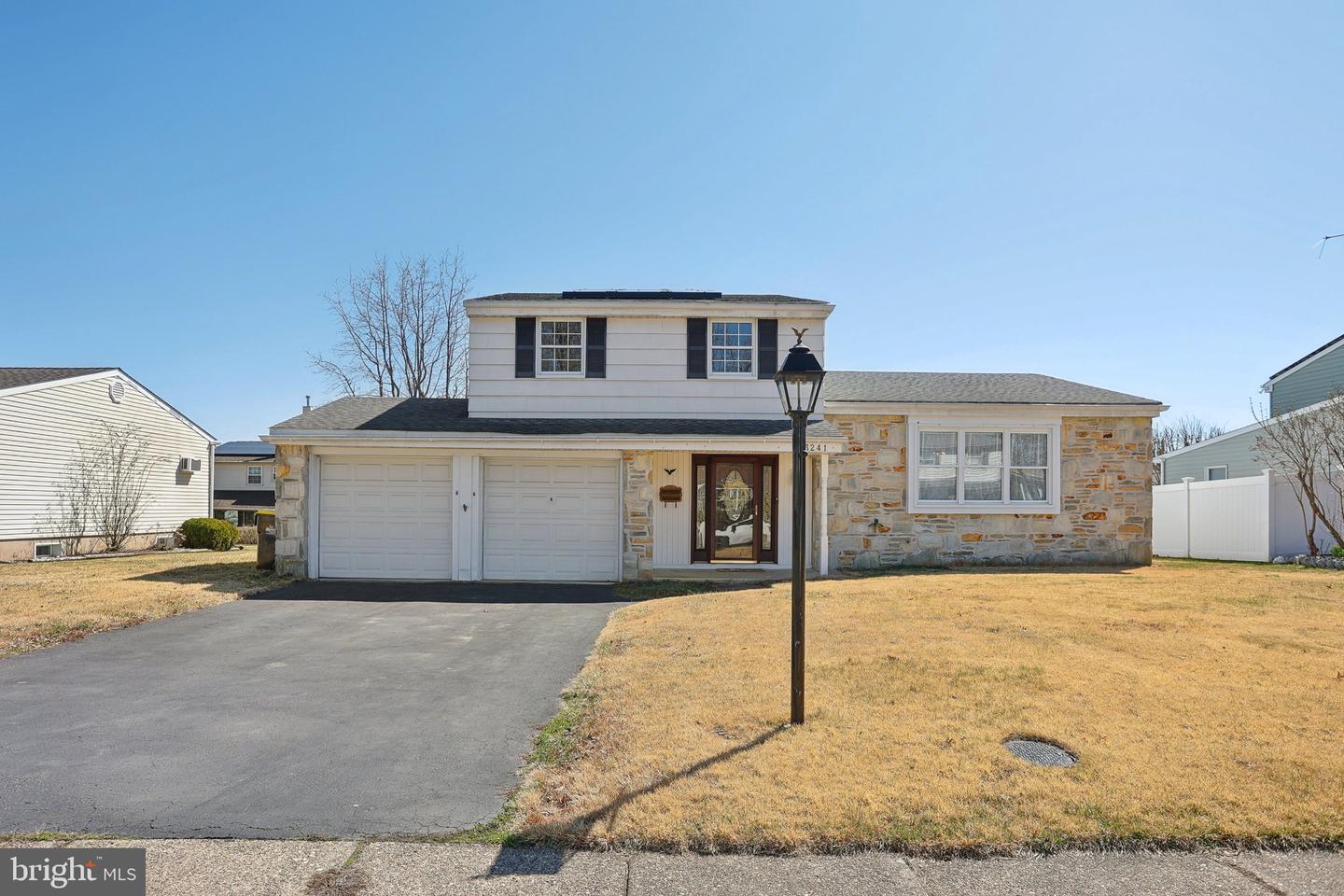 3241 Fairway Rd Property Photo