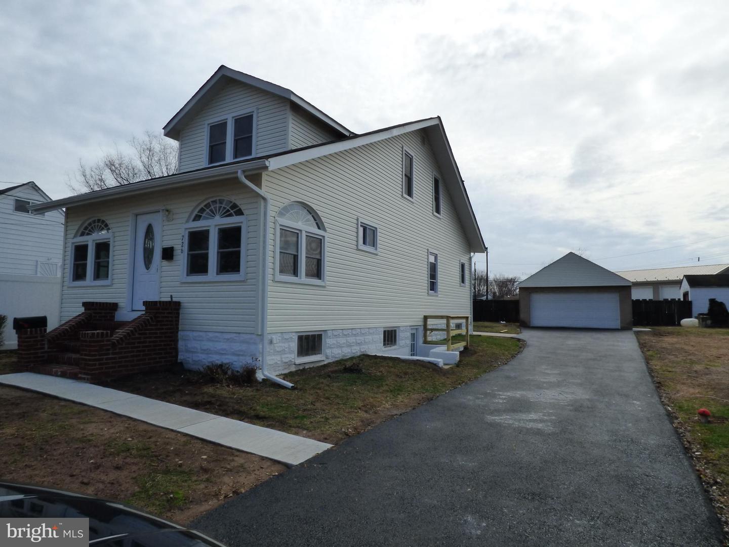 726 Newportville Rd Property Photo