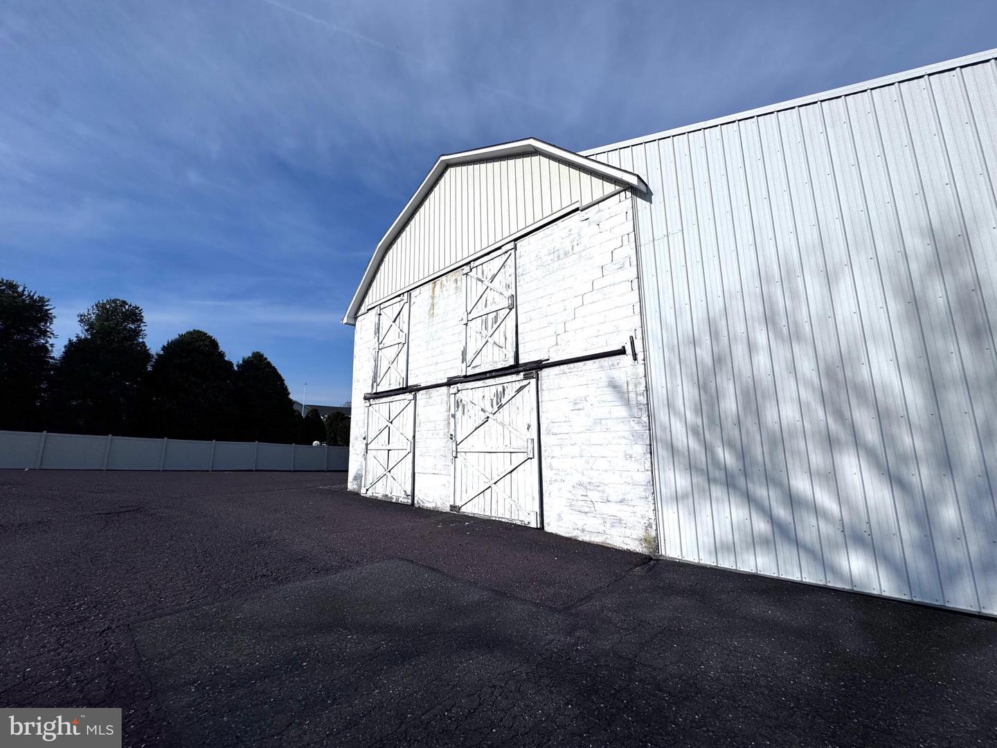 26 E Union St #barn Property Photo