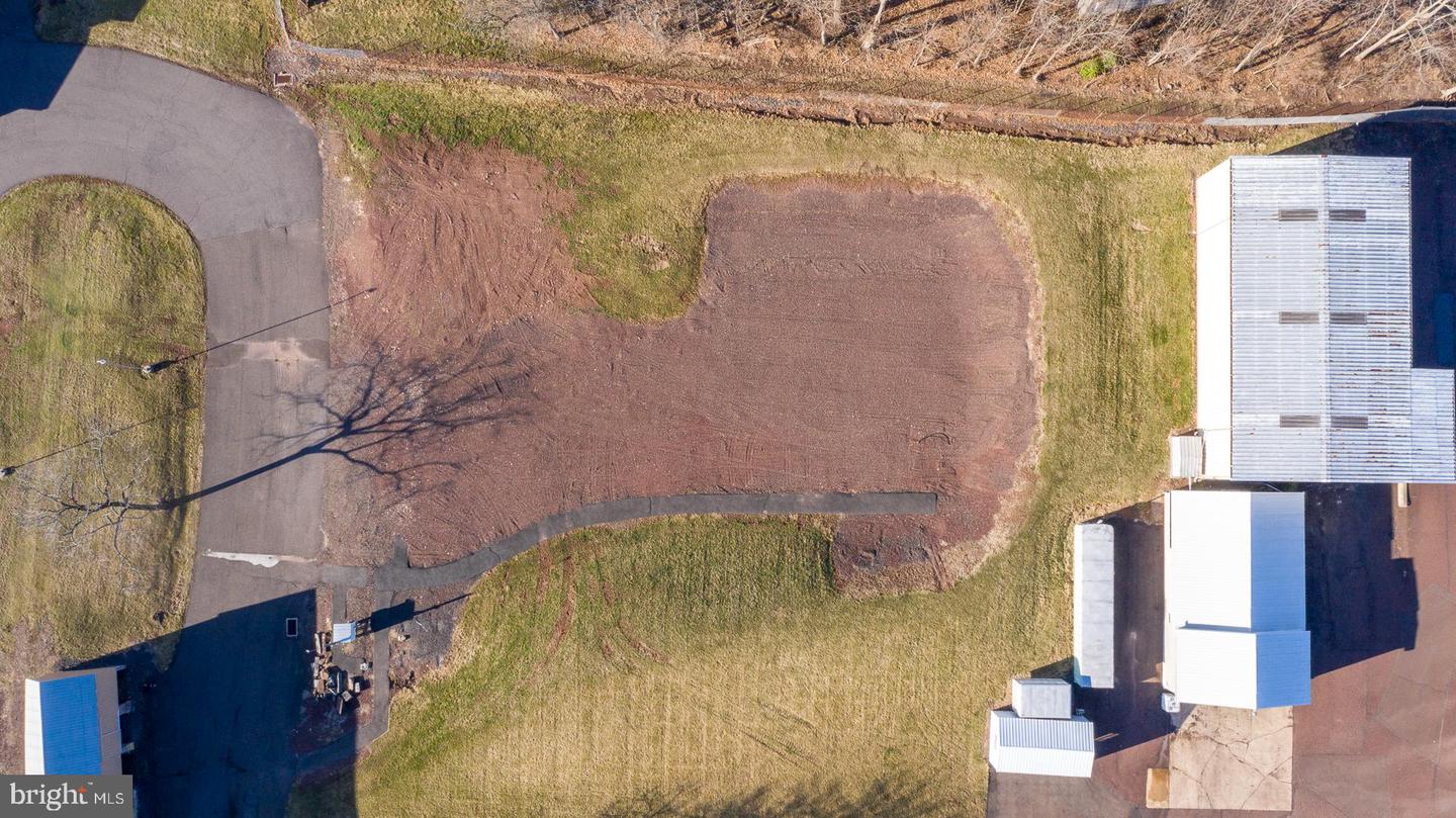26 E Union St #right Lot Property Photo