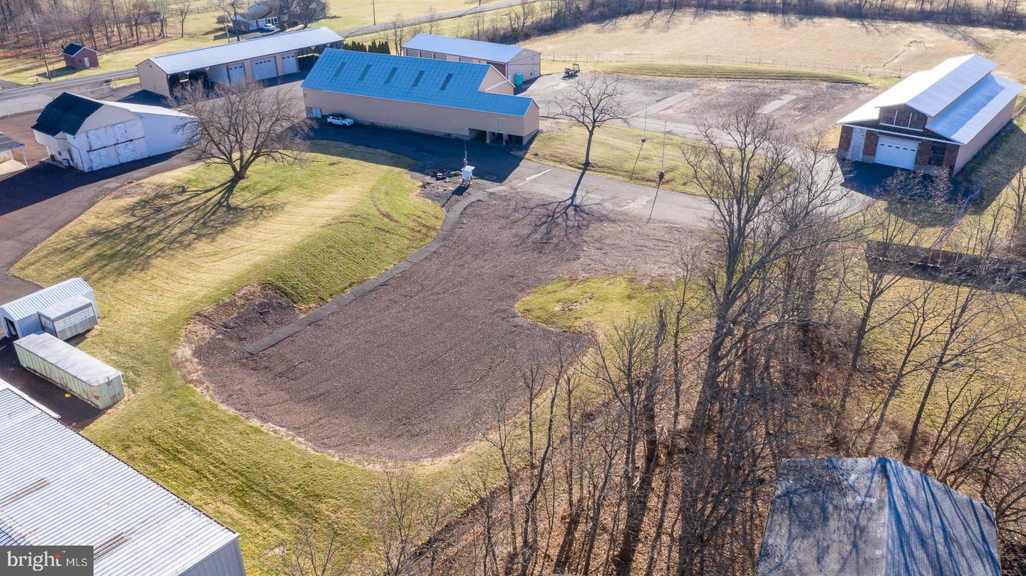 26 E Union St #right Lot Property Photo 5