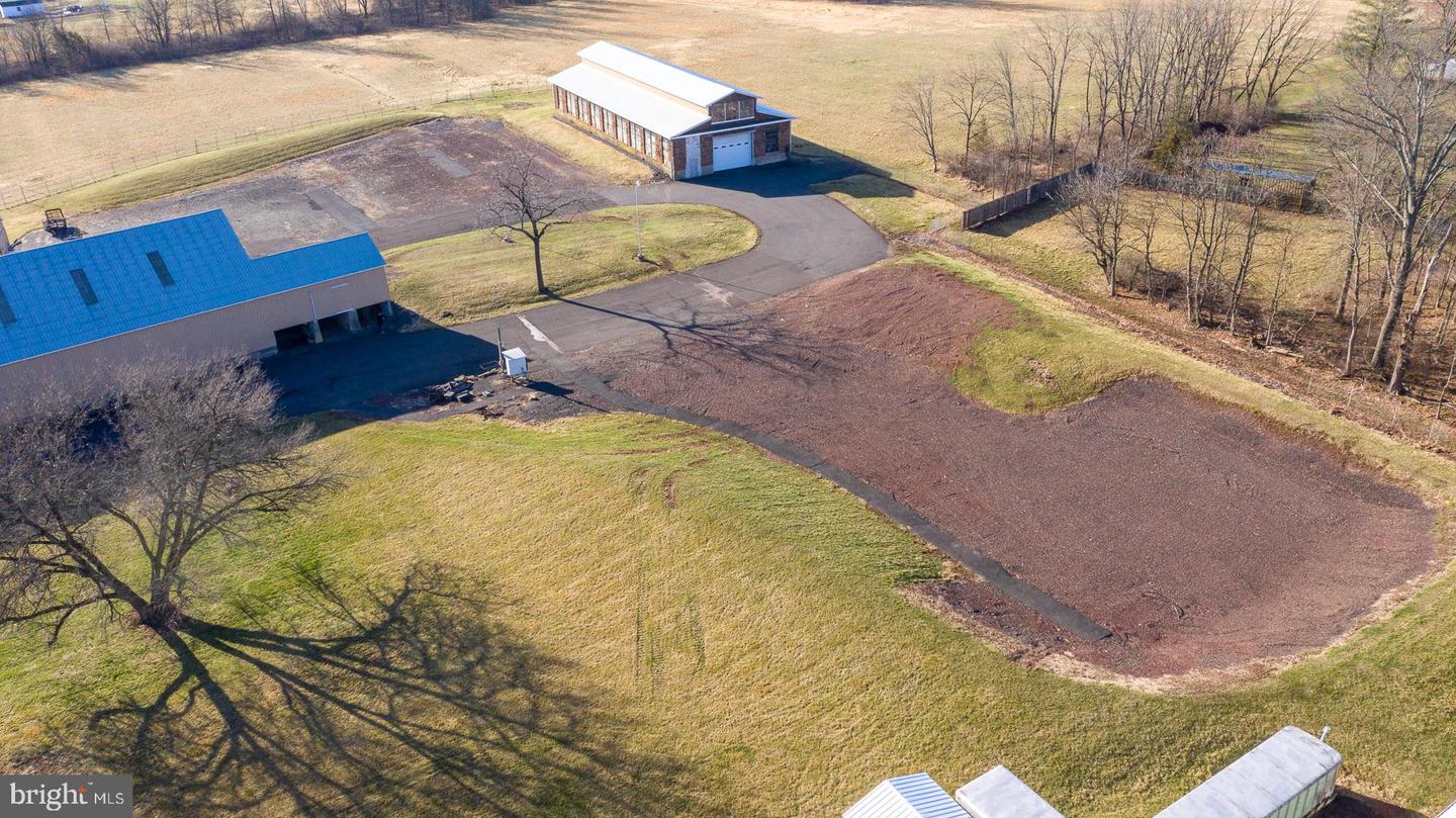 26 E Union St #right Lot Property Photo 7