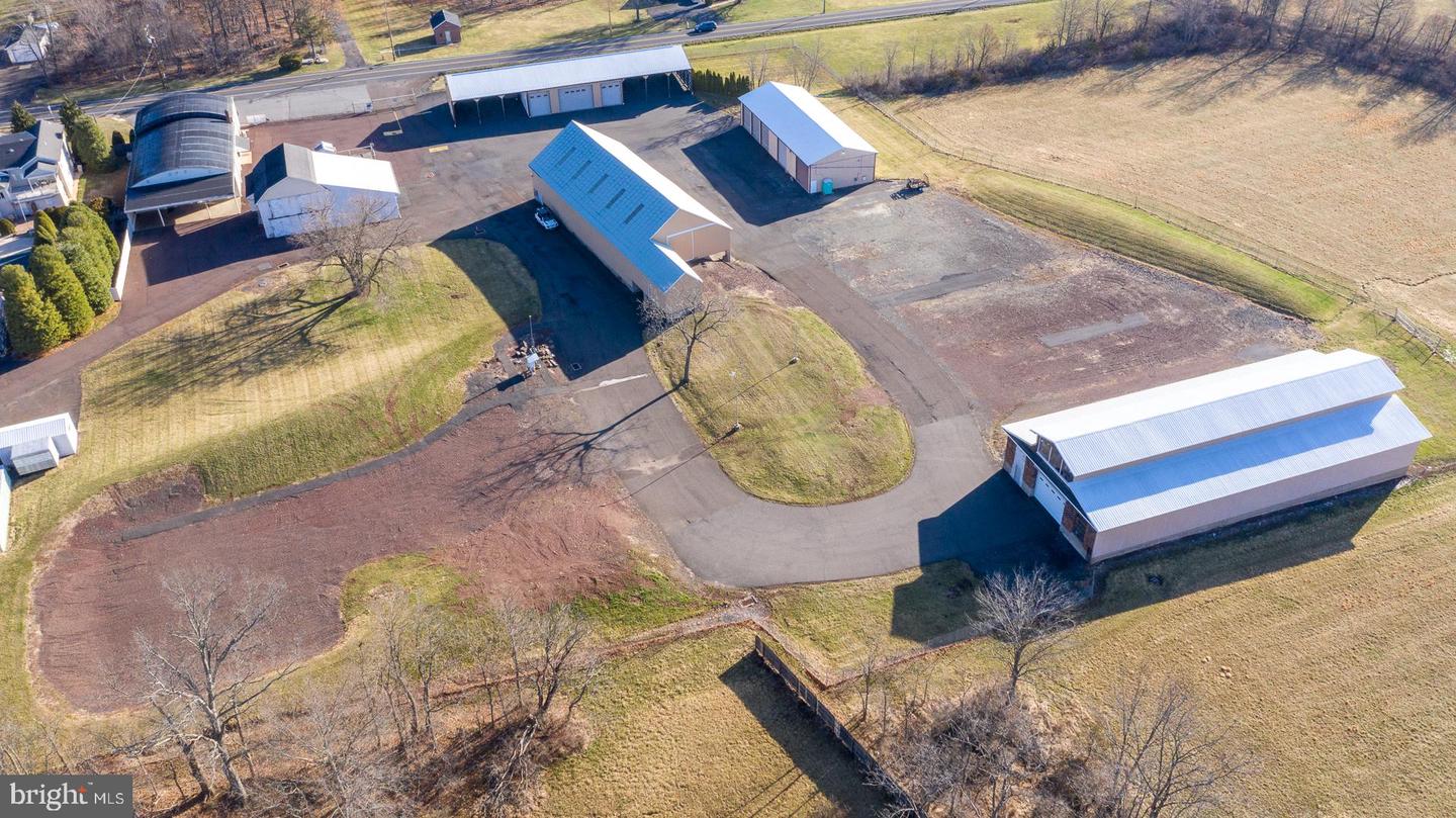 26 E Union St #right Lot Property Photo 8